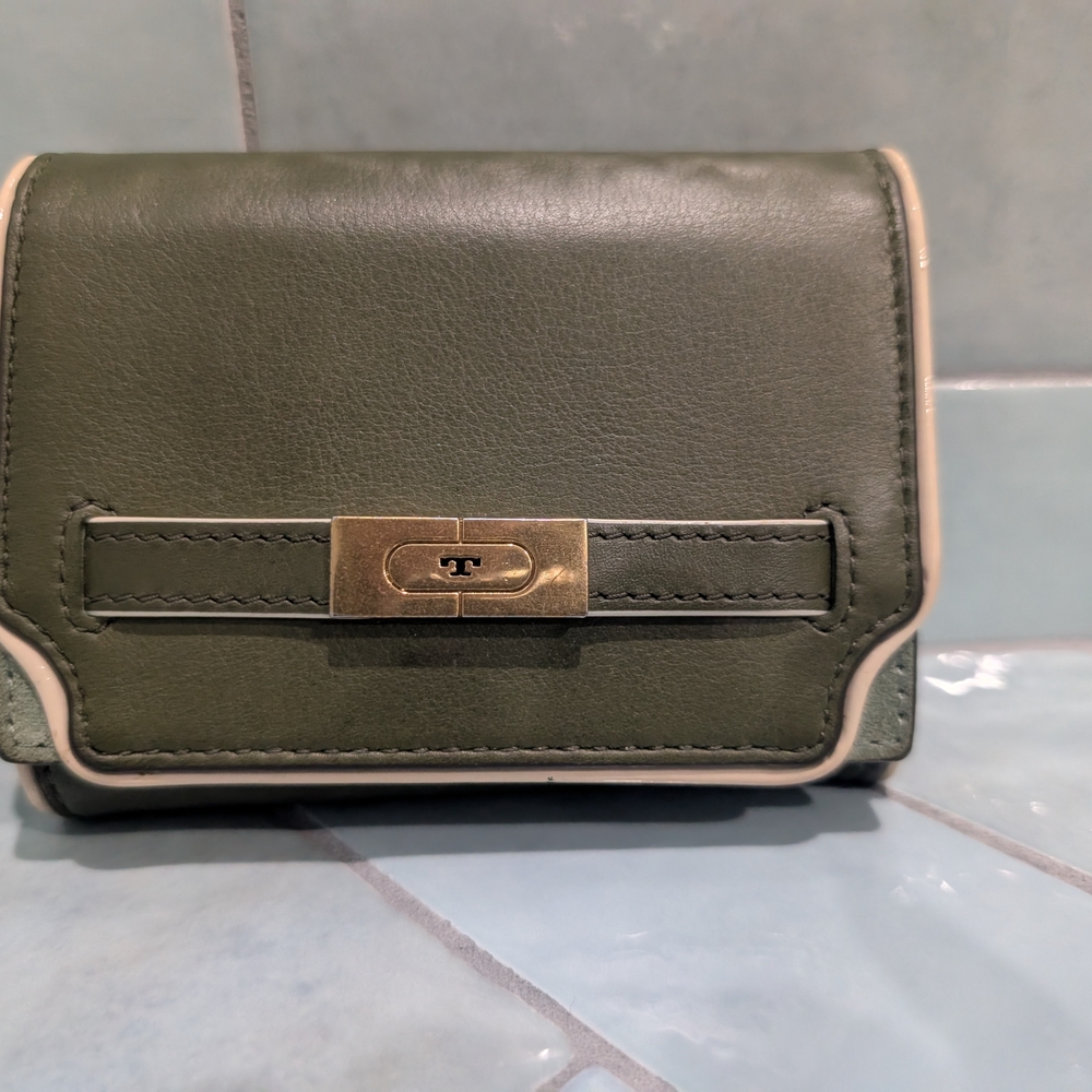 ~Sold~ EUC - Tory Burch LEE RADZIWILL Leather  Wallet